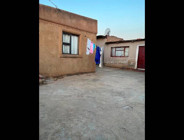 9 BEDROOM HOUSE FOR SALE IN SPRINGS CENTRAL